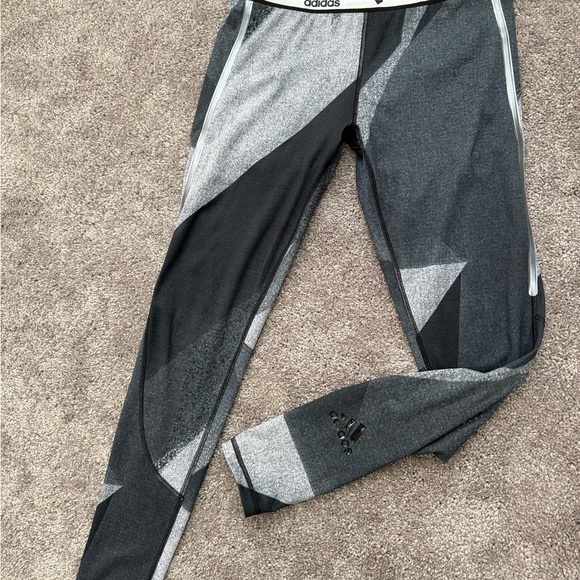 Adidas Black and Gray Patterned Leggings tights Sz M - Picture 1 of 4